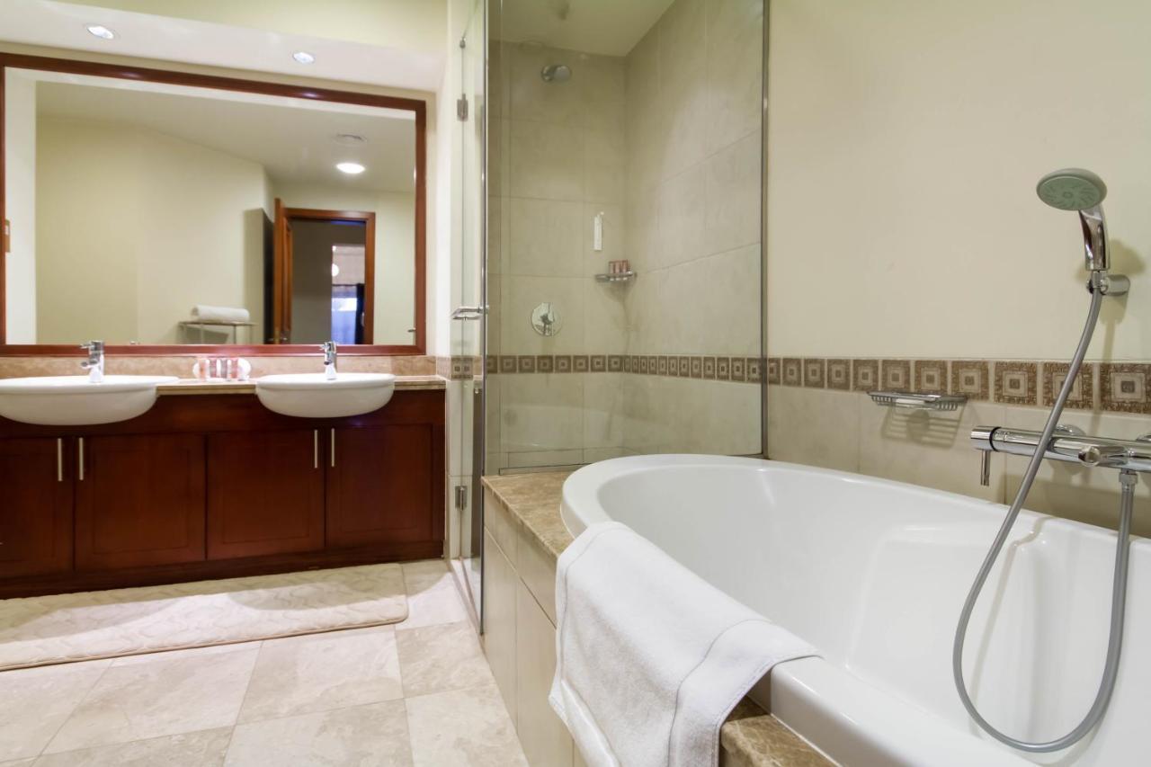 Bespoke Holiday Homes - Palm Jumeirah- 1 Bedroom Fairmont North Residence Дубай Экстерьер фото