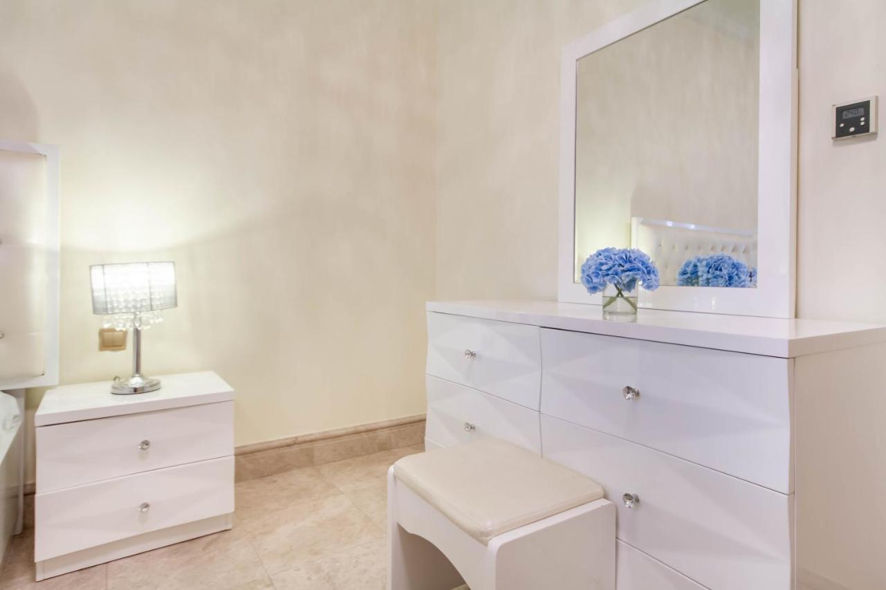 Bespoke Holiday Homes - Palm Jumeirah- 1 Bedroom Fairmont North Residence Дубай Экстерьер фото